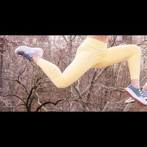 Athlete work out leggings